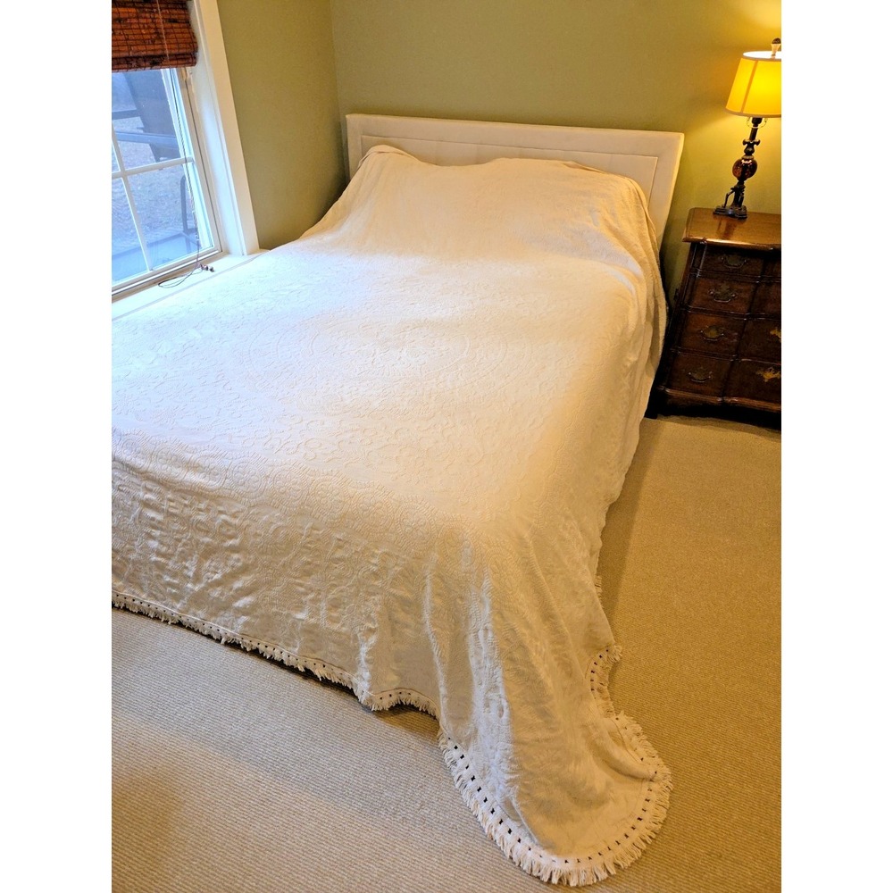 VTG‎ Y2k Crown Crafts Matelasse Bedspread Medallion Fringed Ivory Full Double